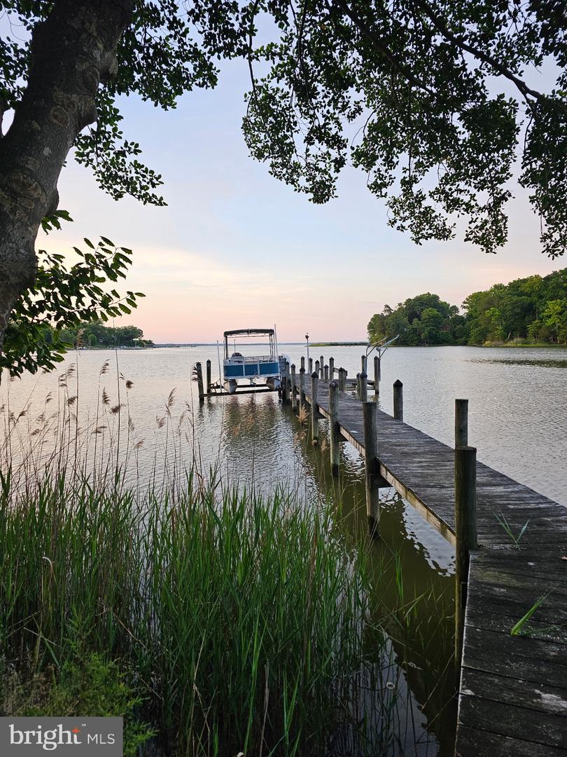 579 Bay Pointe Dr Property Photo 4