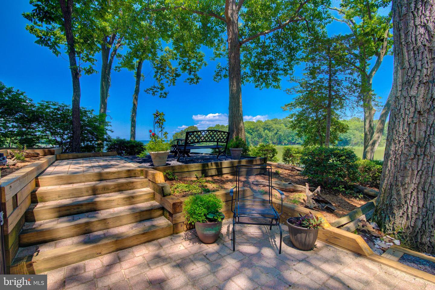 579 Bay Pointe Dr Property Photo 9