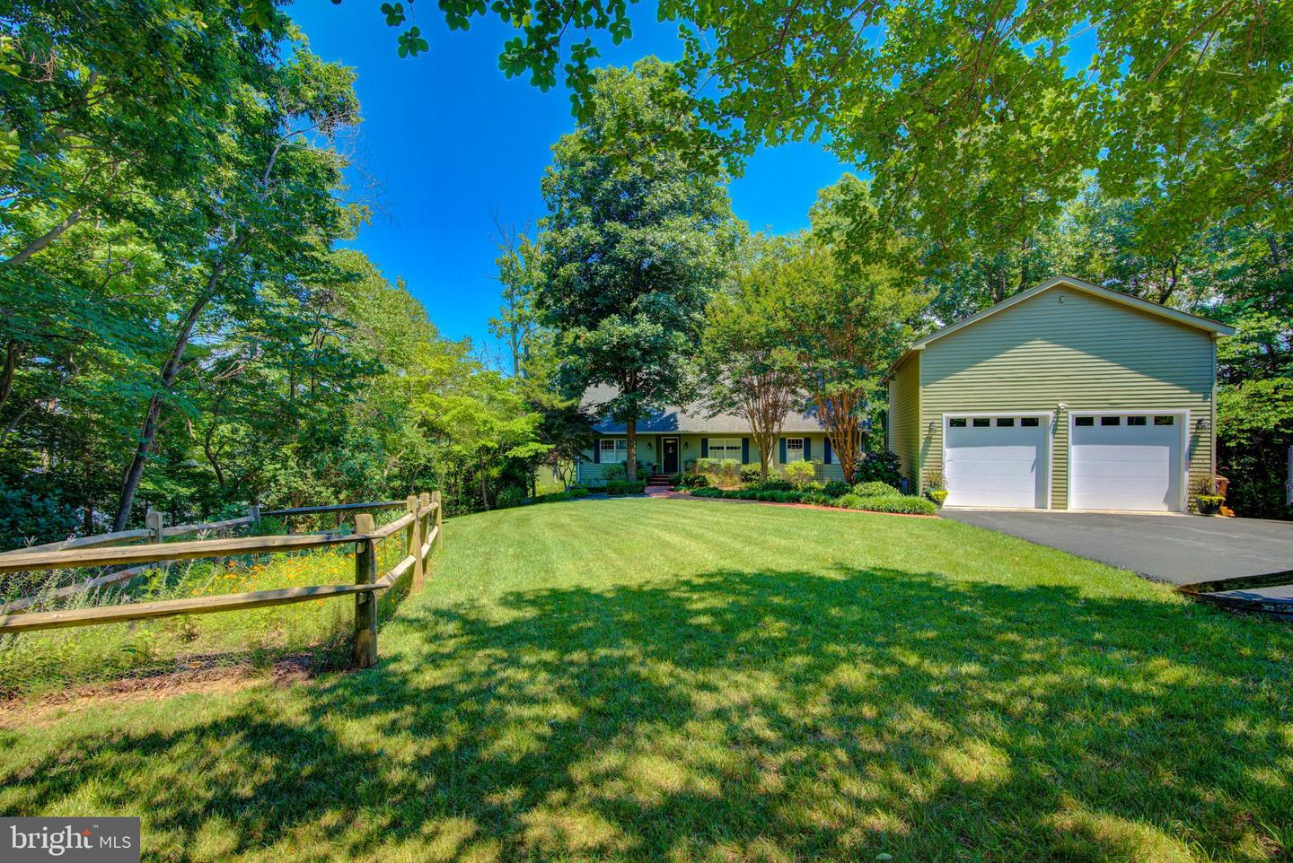 579 Bay Pointe Dr Property Photo 40