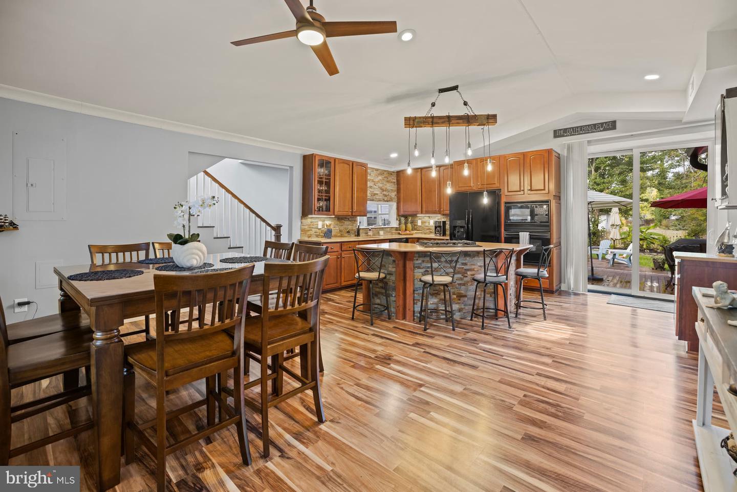 139 8th St Property Photo 13