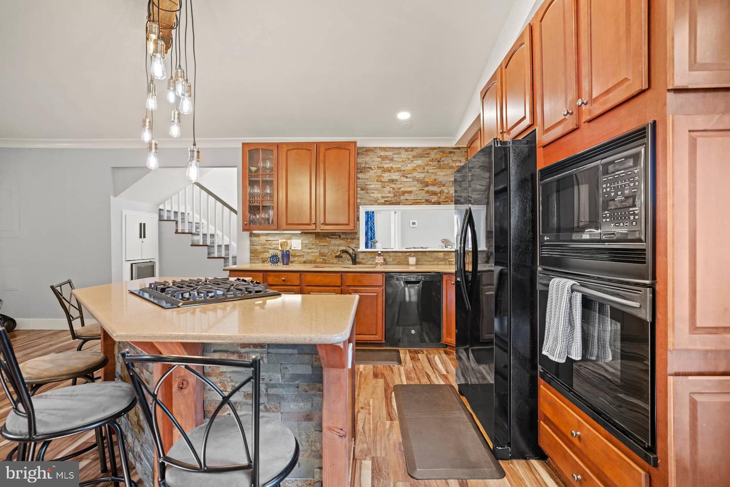 139 8th St Property Photo 16