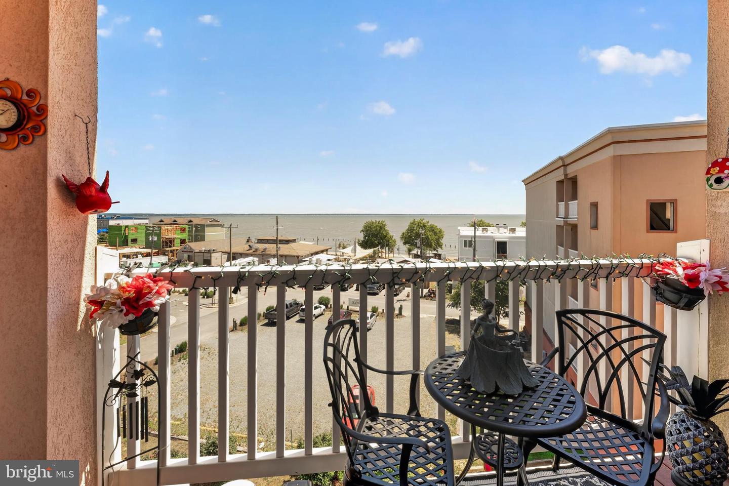 103 N Irving Ave #404 Property Photo 2