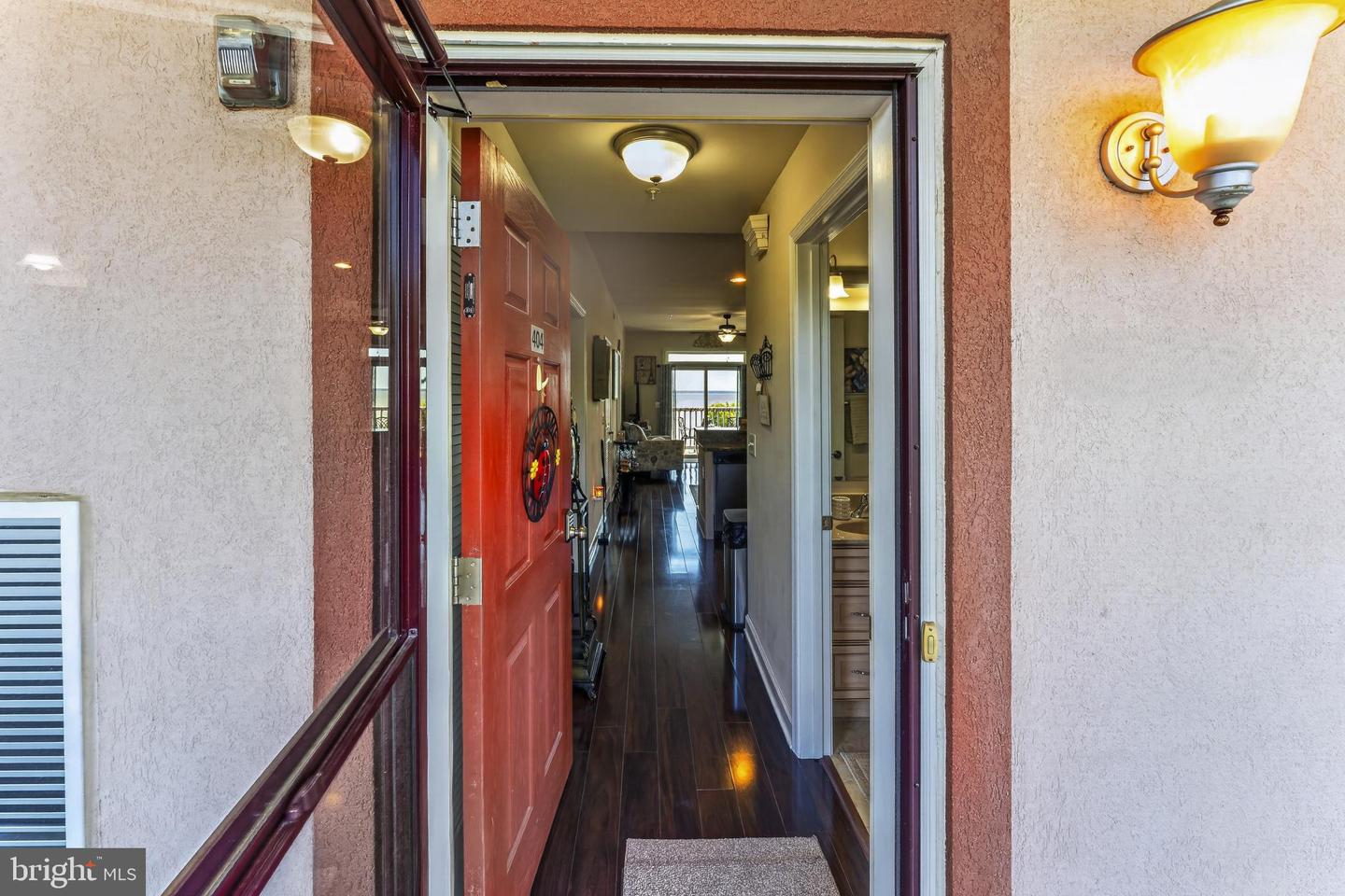 103 N Irving Ave #404 Property Photo 6