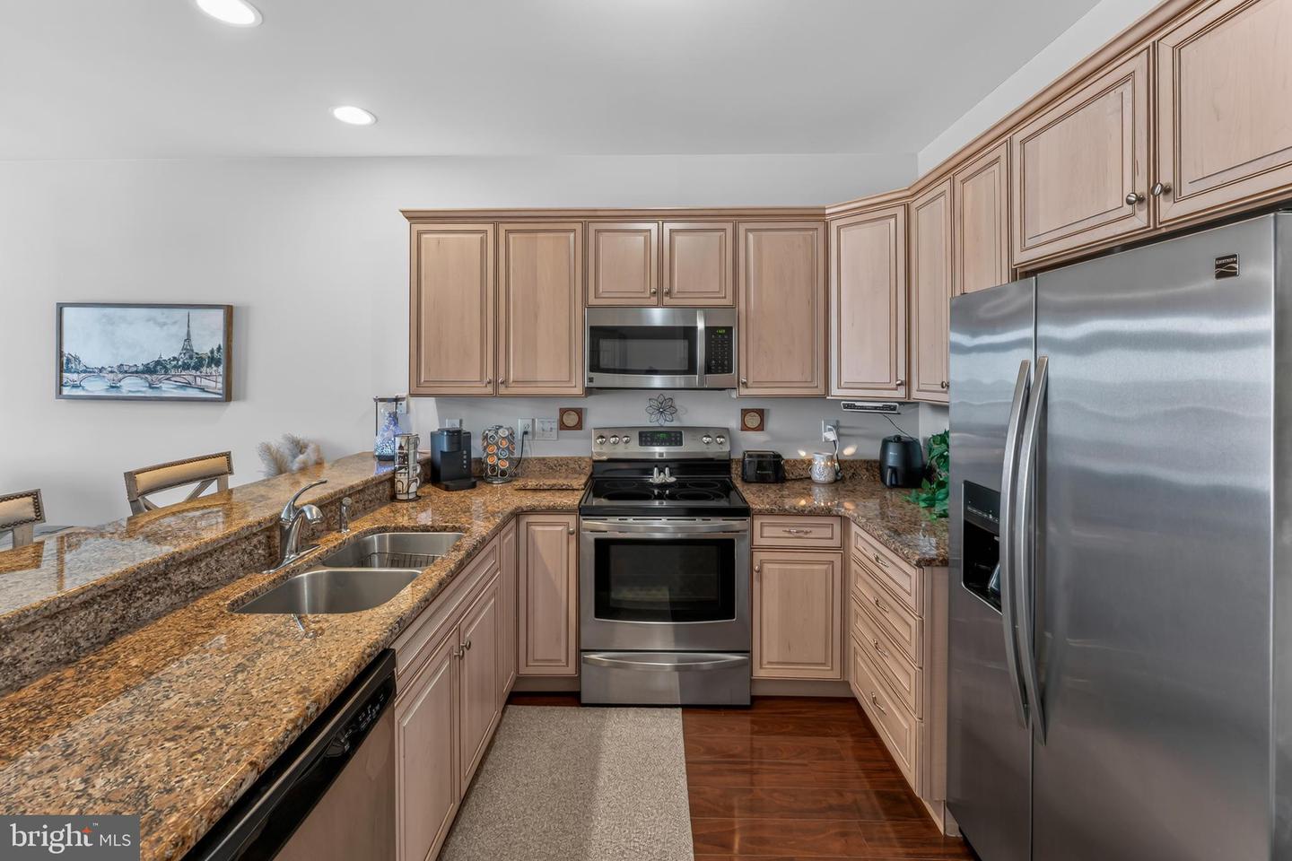 103 N Irving Ave #404 Property Photo 11
