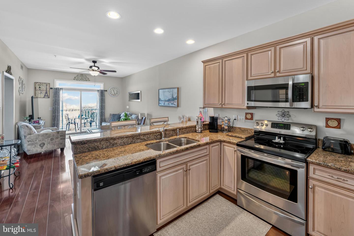 103 N Irving Ave #404 Property Photo 13