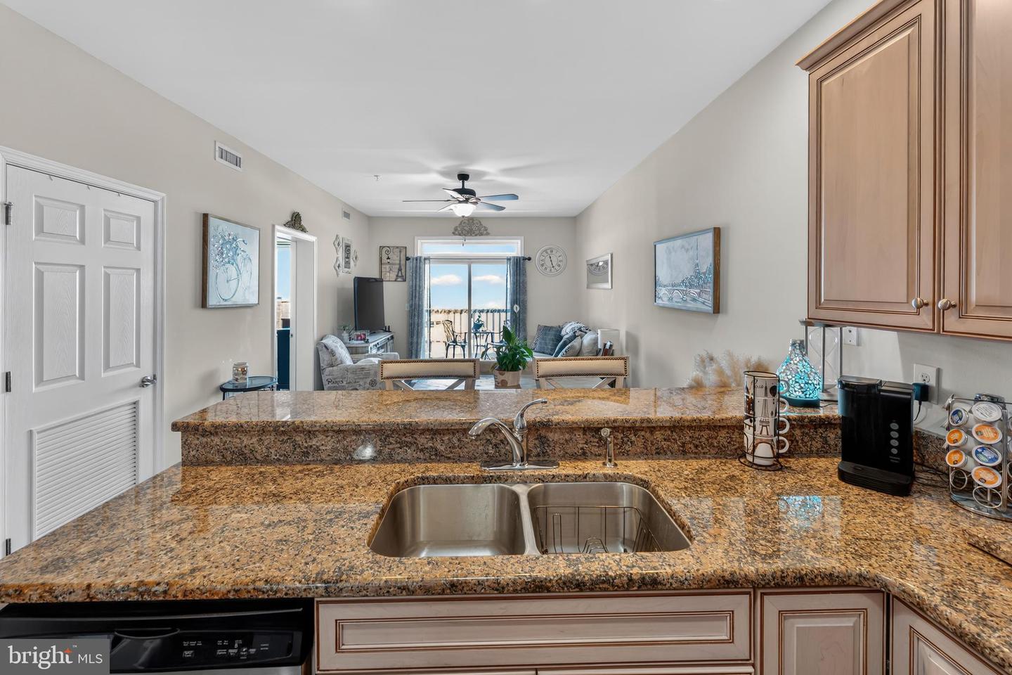 103 N Irving Ave #404 Property Photo 14