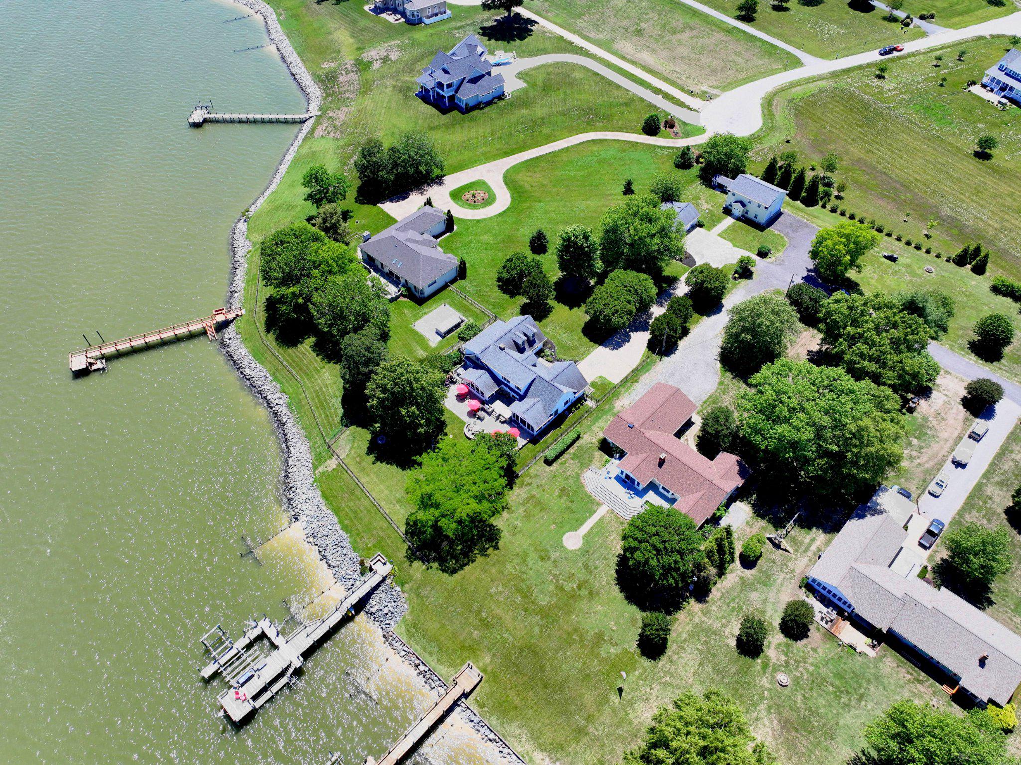 651 Barracks Beach Dr Property Photo 2
