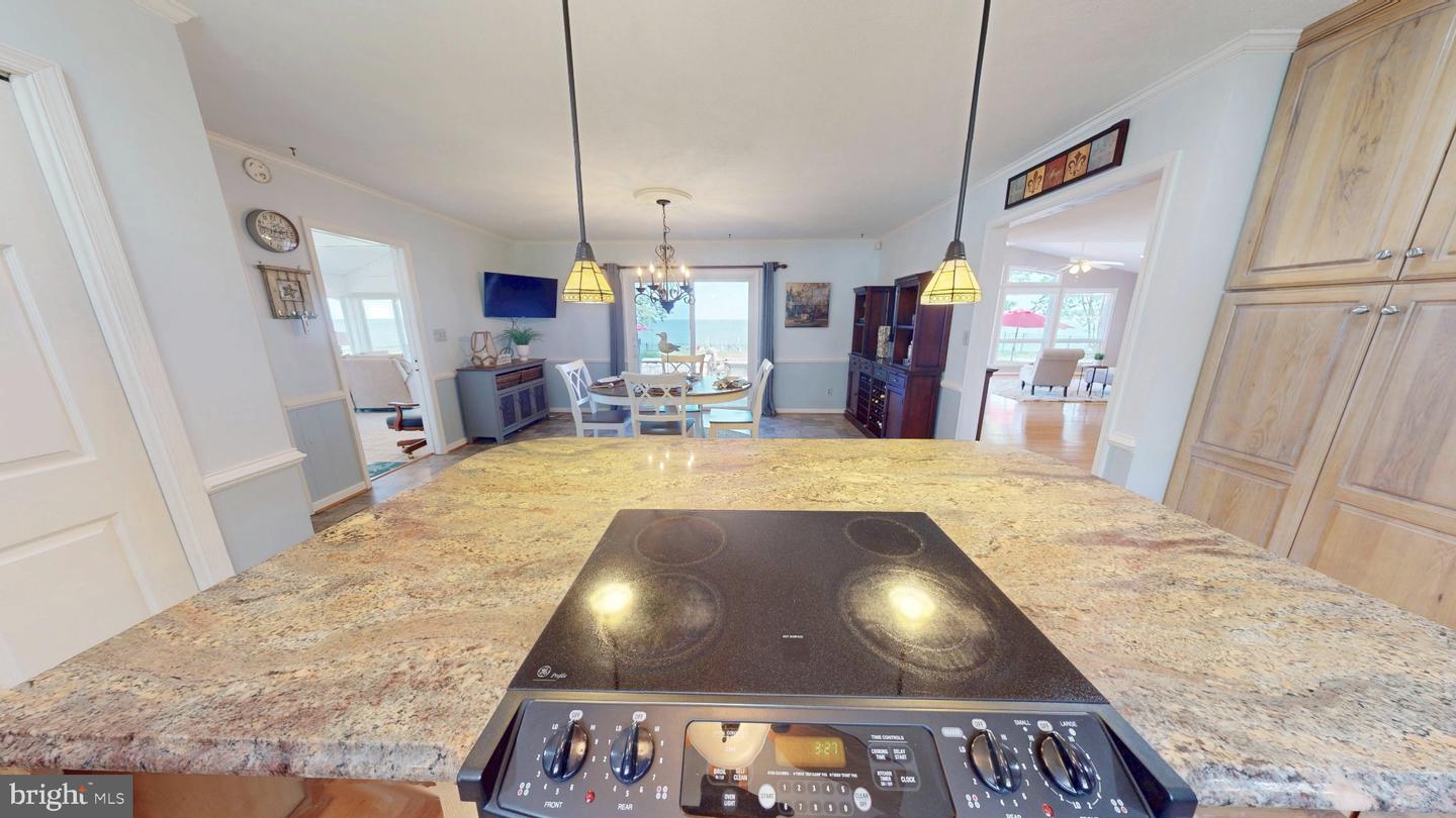 651 Barracks Beach Dr Property Photo 19