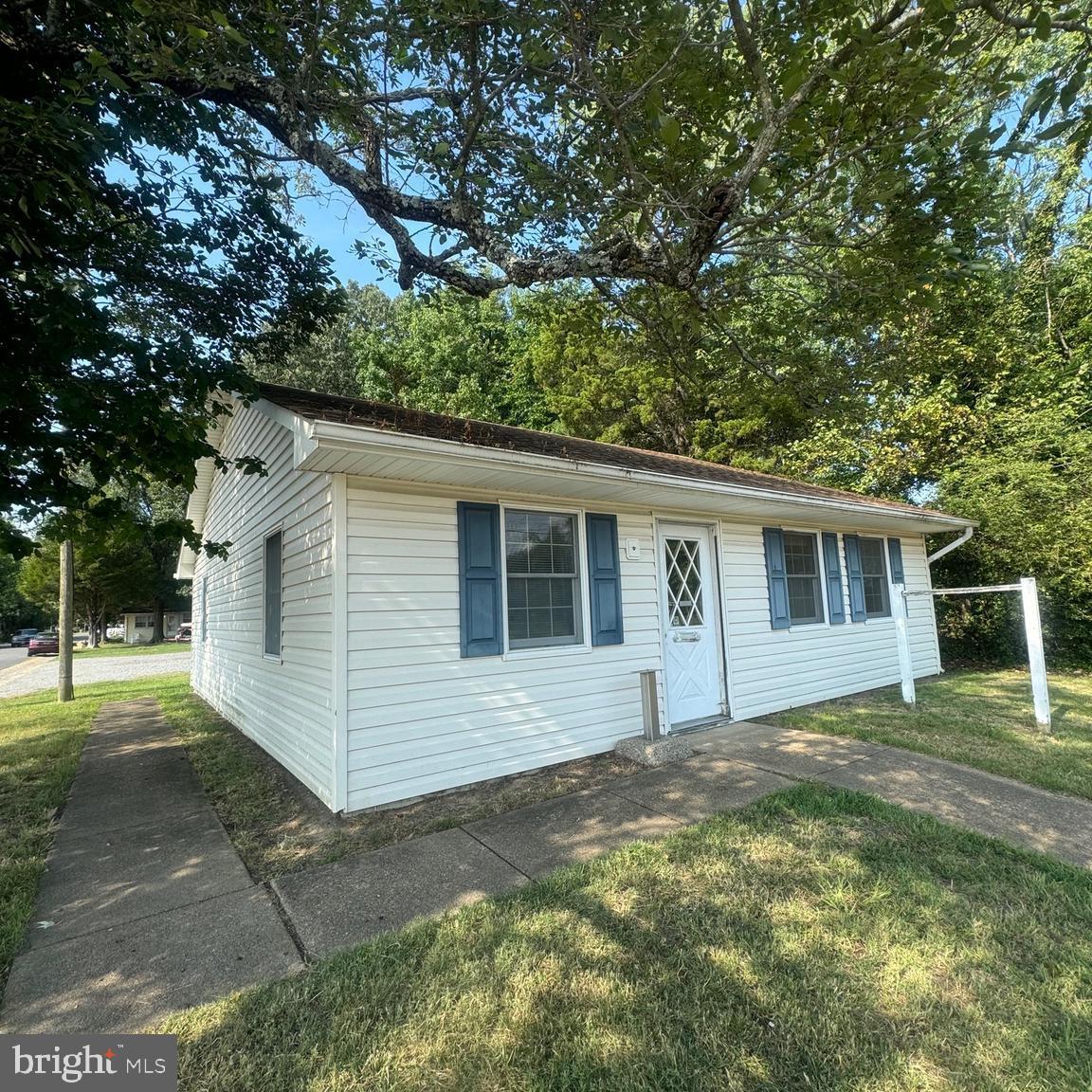233 Colonial Ave Property Photo 13