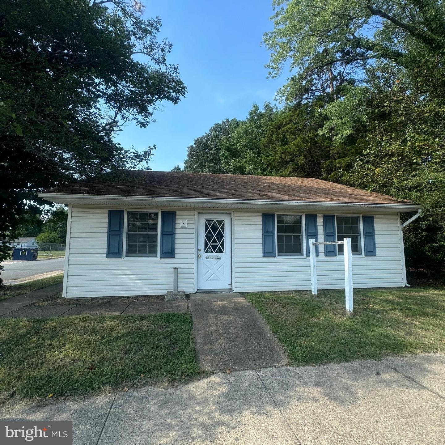 233 Colonial Ave Property Photo 14