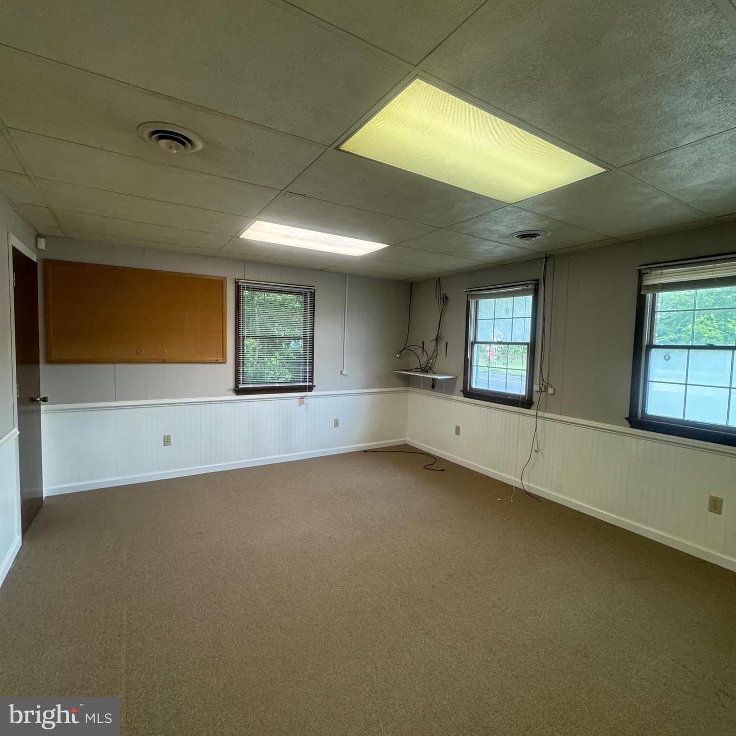 233 Colonial Ave Property Photo 16