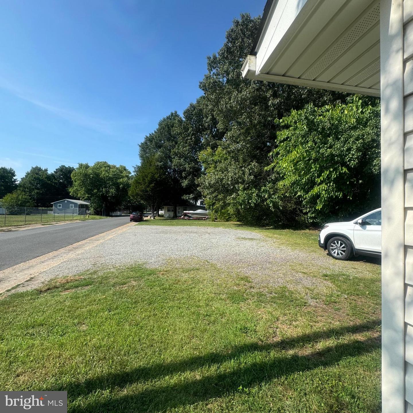 233 Colonial Ave Property Photo 19