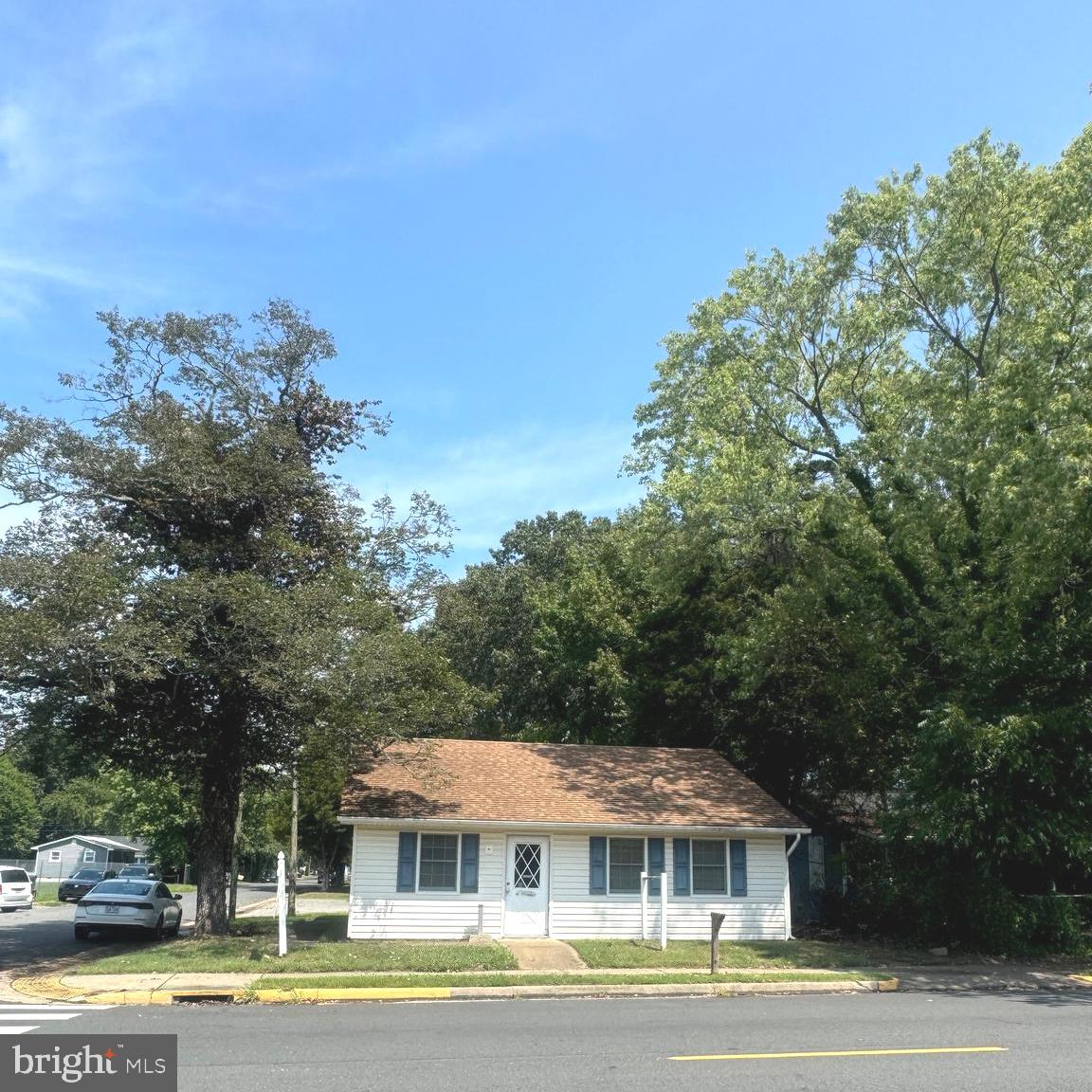 233 Colonial Ave Property Photo 49