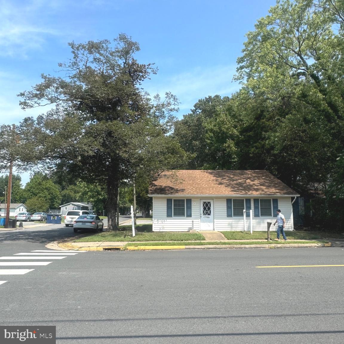 233 Colonial Ave Property Photo 50