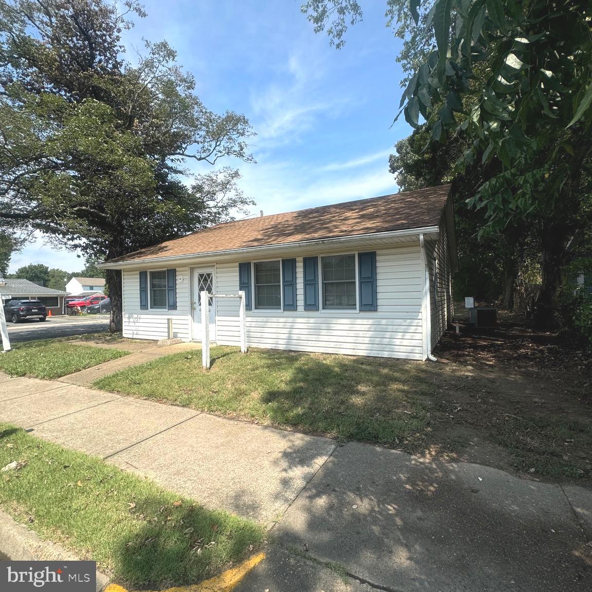 233 Colonial Ave Property Photo 52