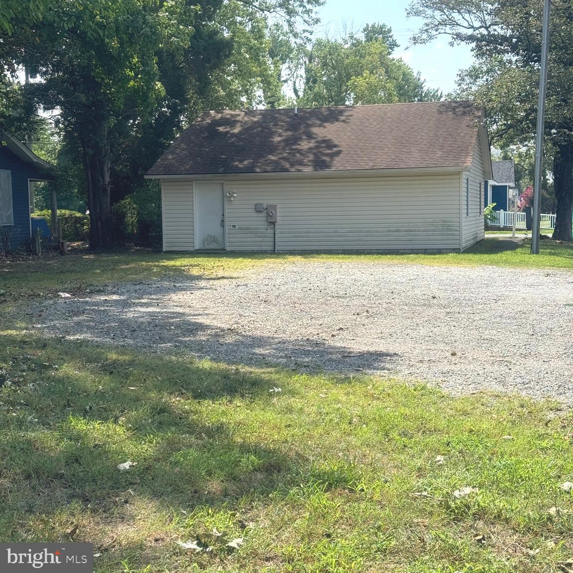 233 Colonial Ave Property Photo 54