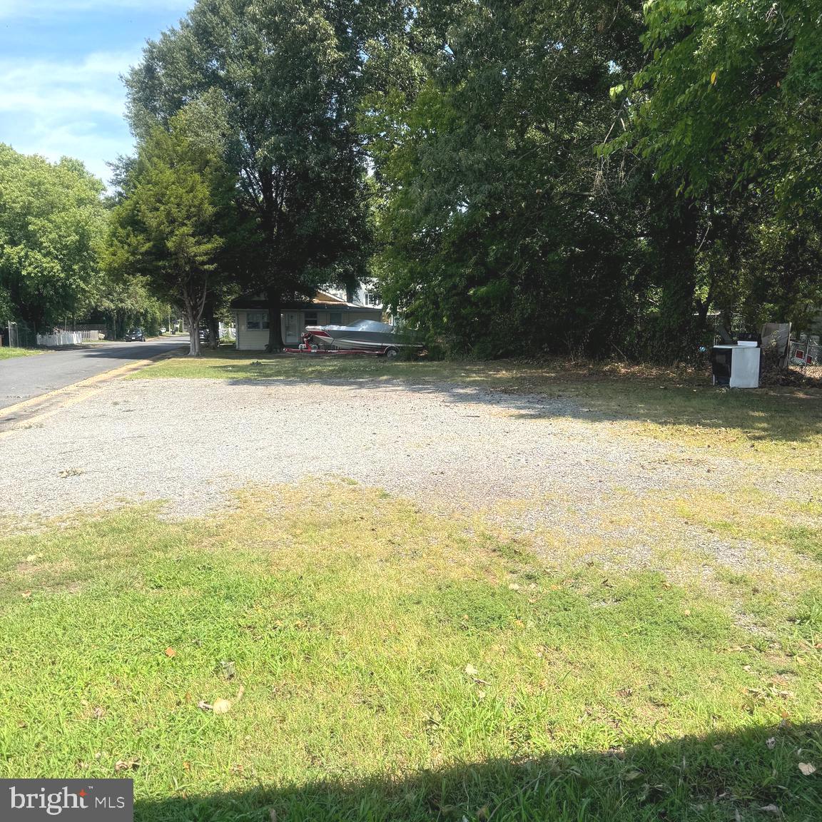 233 Colonial Ave Property Photo 55