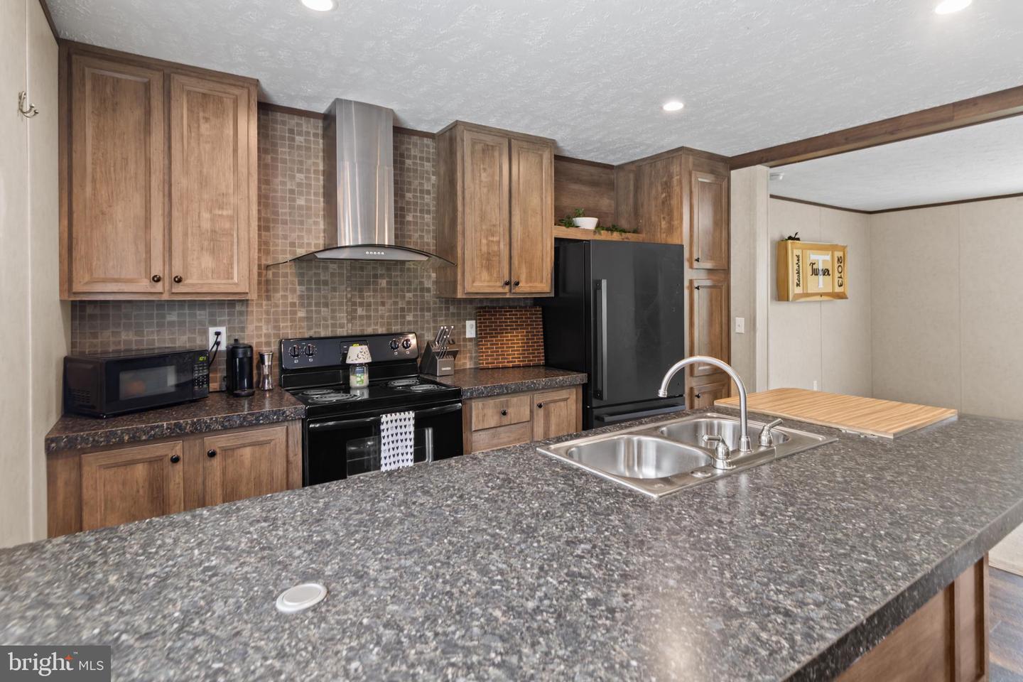 353 Plunk Town Rd Property Photo 5