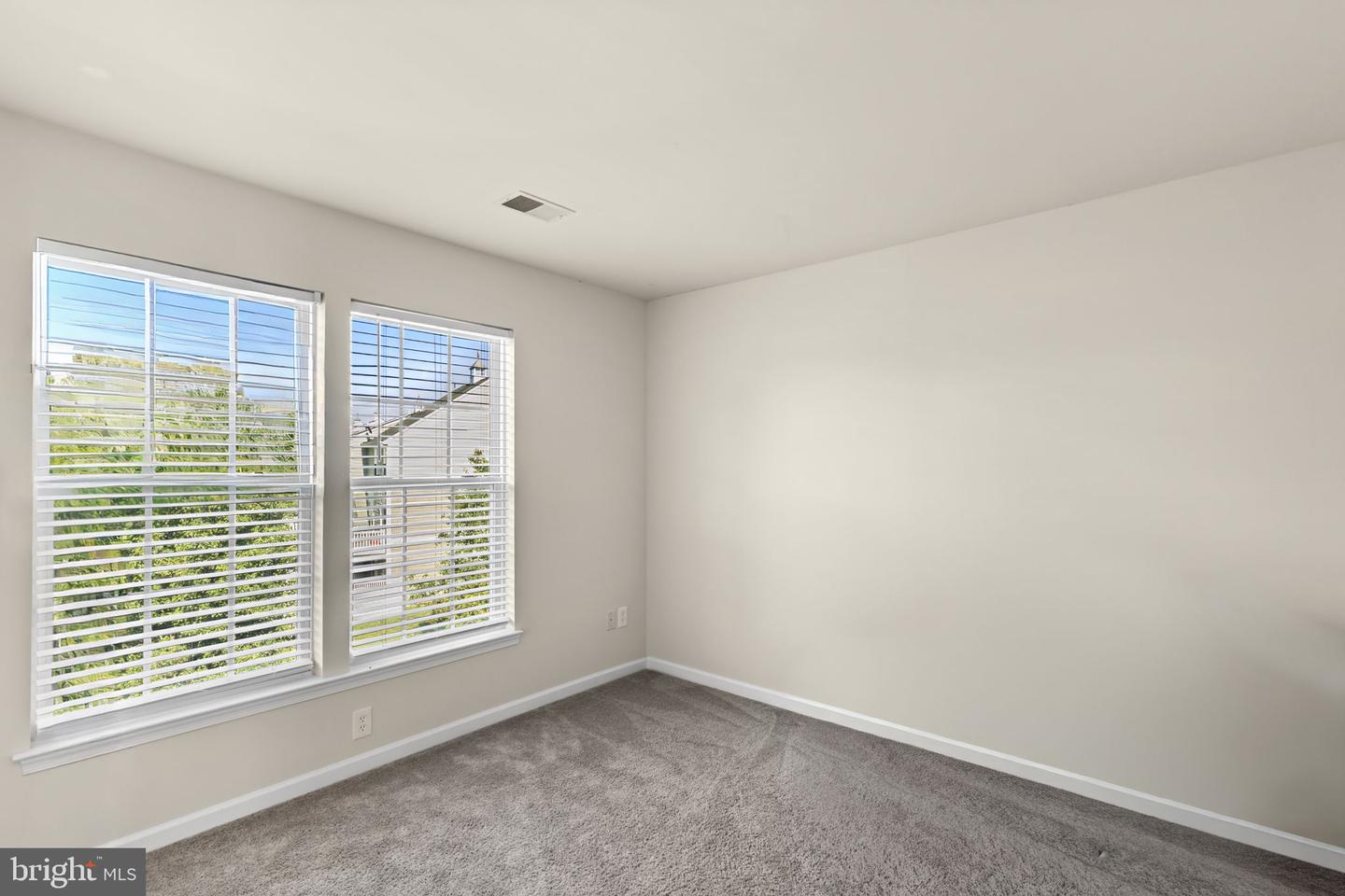 506 Monroe Point Dr Property Photo 31
