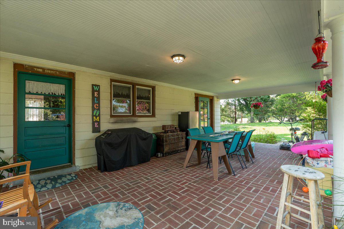 277 Harbor View Cir Property Photo 4