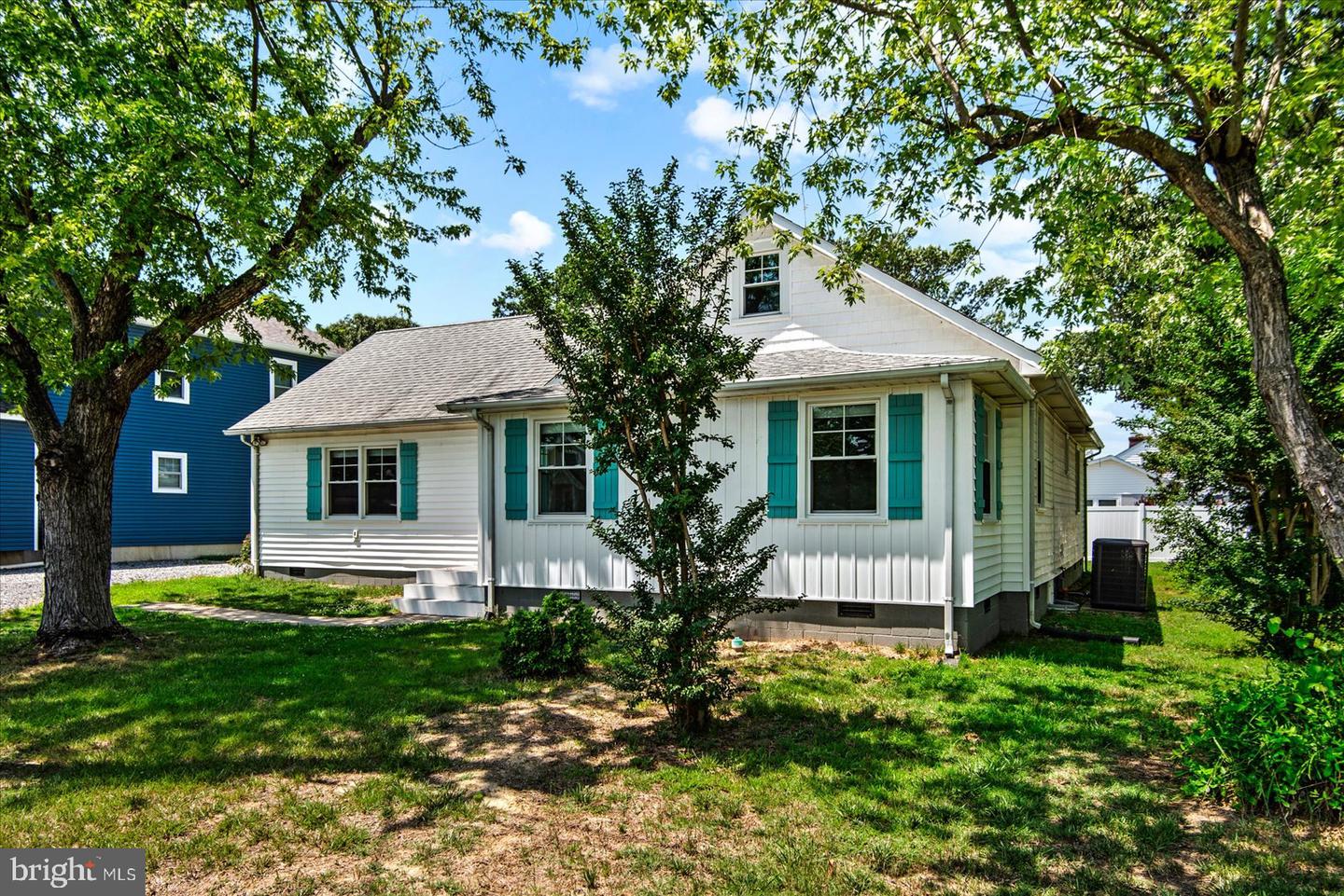 505 Monroe Bay Ave Property Photo 3