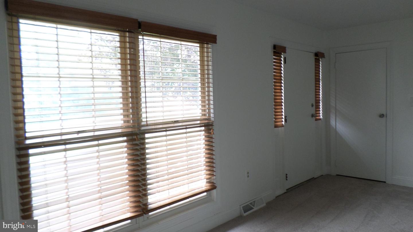 16 Alma Ln Property Photo 2
