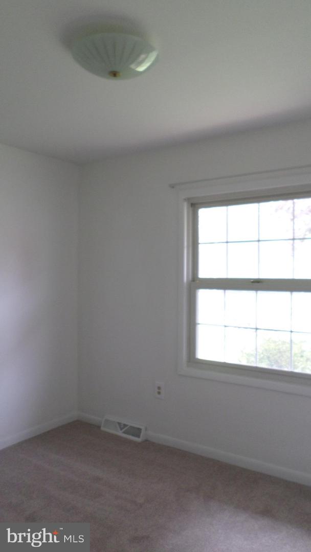 16 Alma Ln Property Photo 9