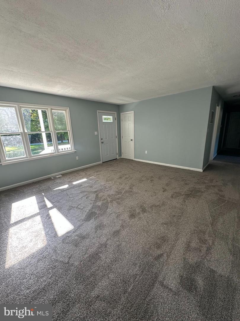 232 Shirley Ln Property Photo 2