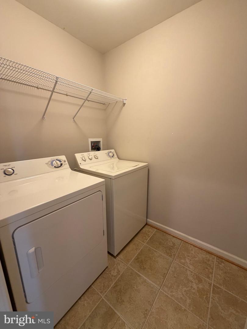 701 Monroe Point Dr Property Photo 6
