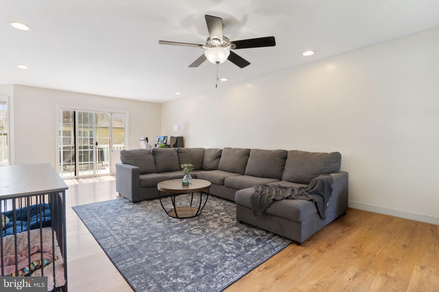 22 2nd Property Photo 4