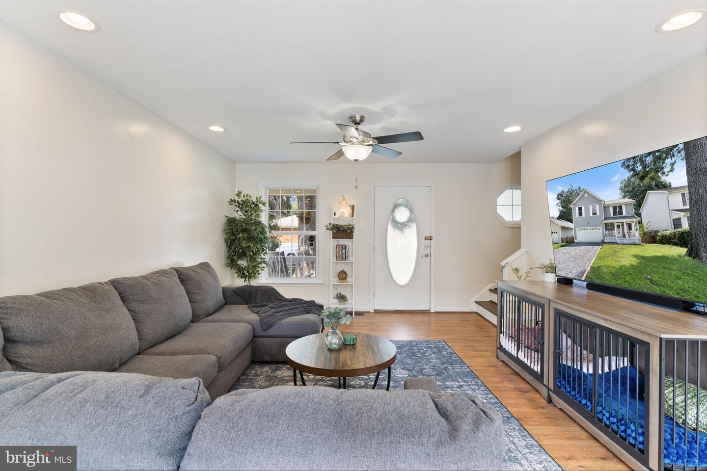 22 2nd Property Photo 6