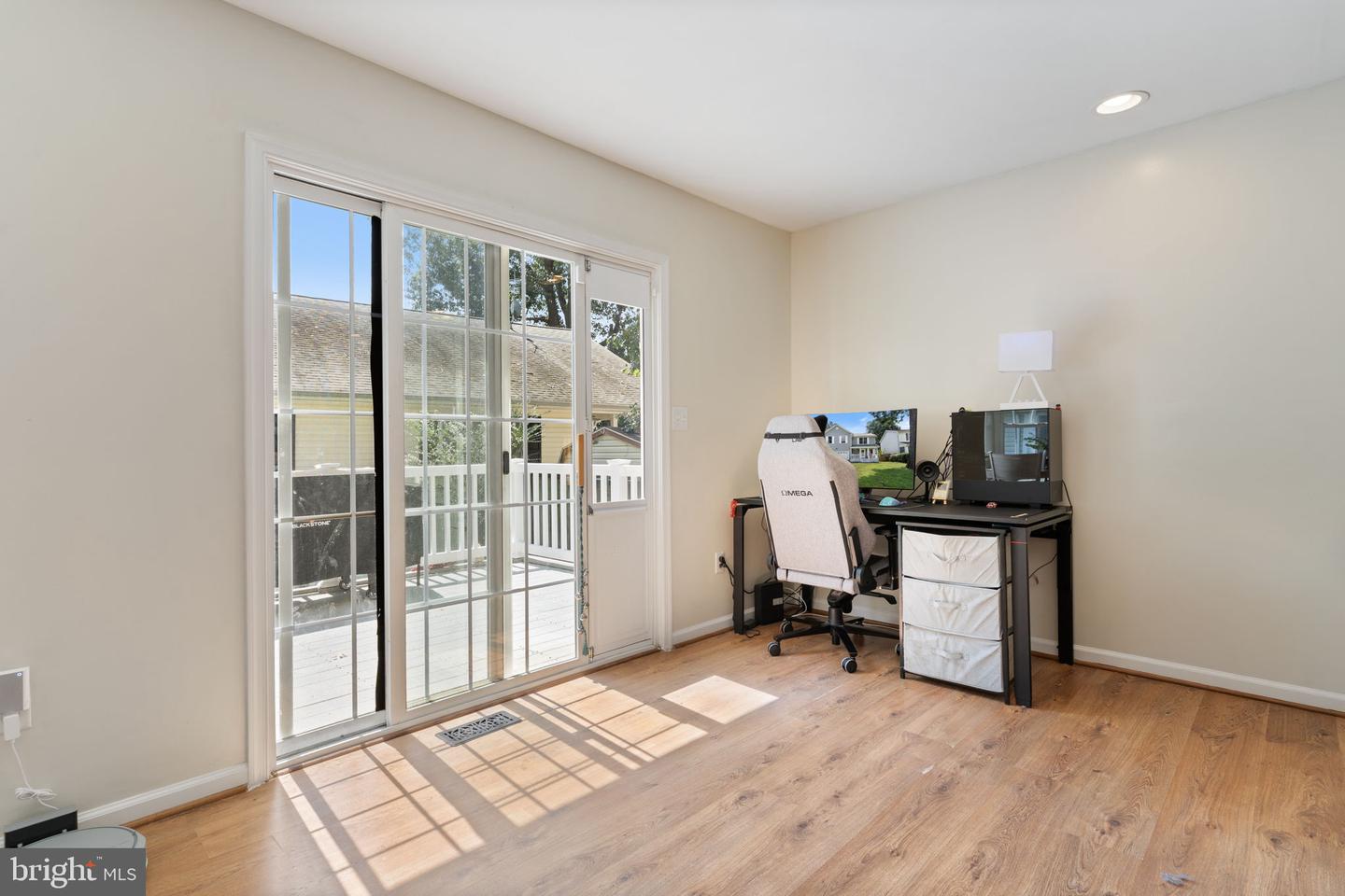 22 2nd Property Photo 7