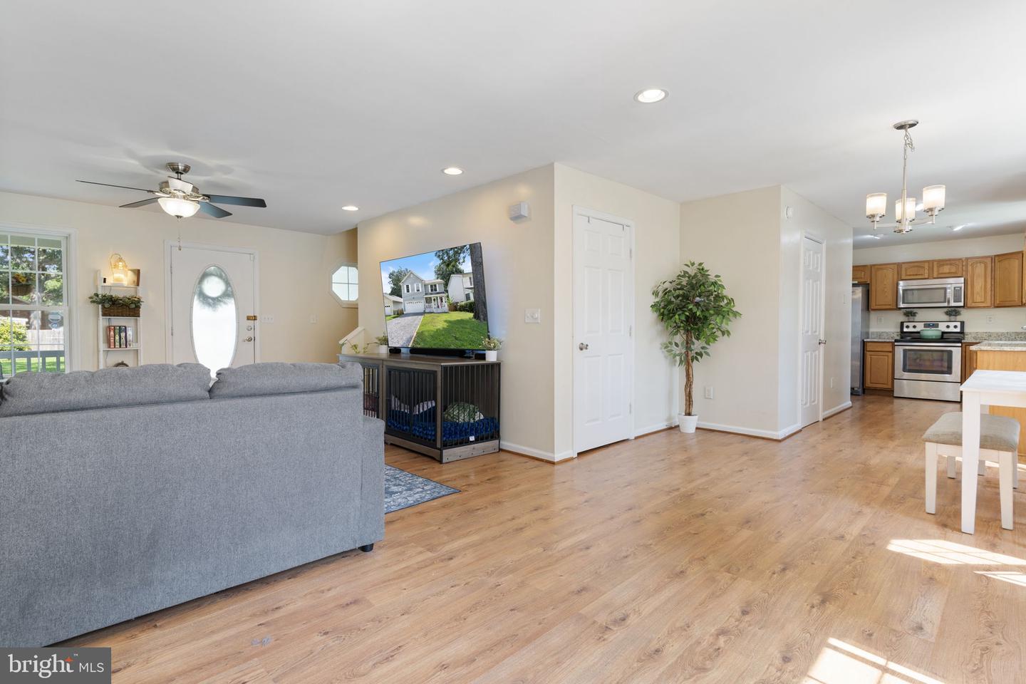 22 2nd Property Photo 8