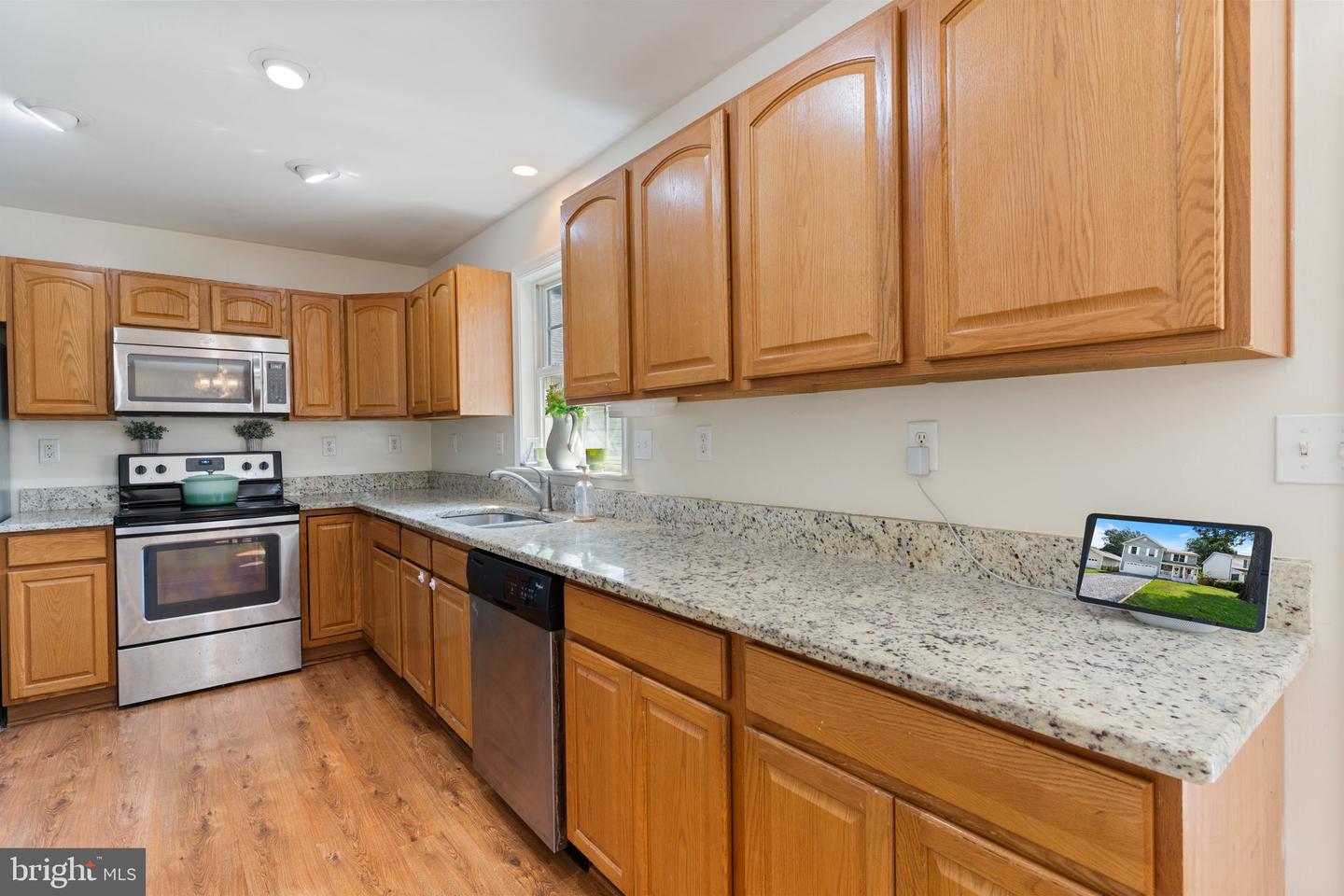 22 2nd Property Photo 11