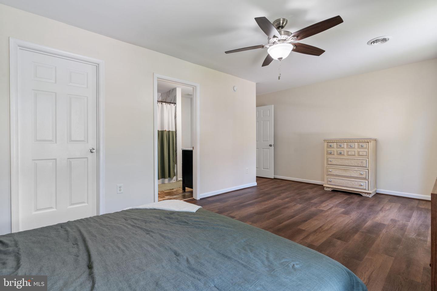 22 2nd Property Photo 20