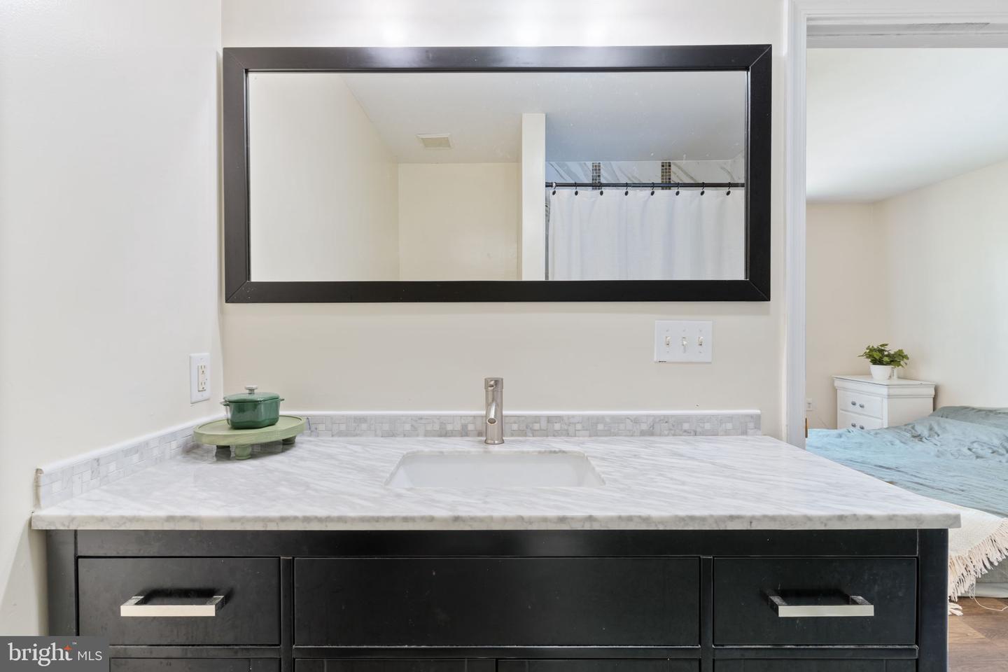 22 2nd Property Photo 21