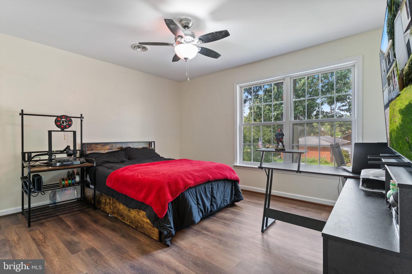 22 2nd Property Photo 24