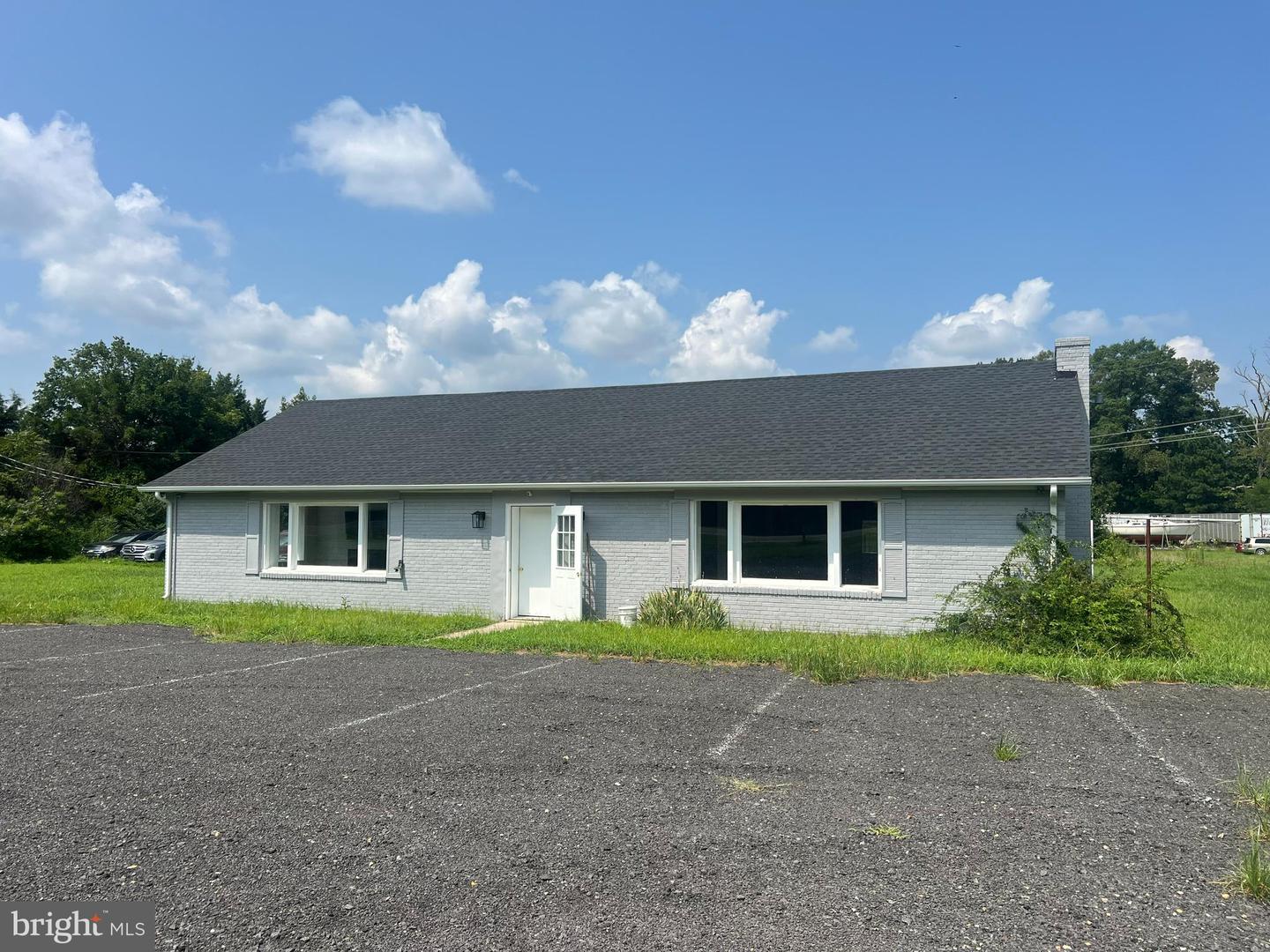 3611 KINGS HWY