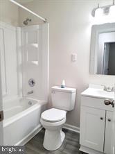 1101 Davis St Property Photo 6