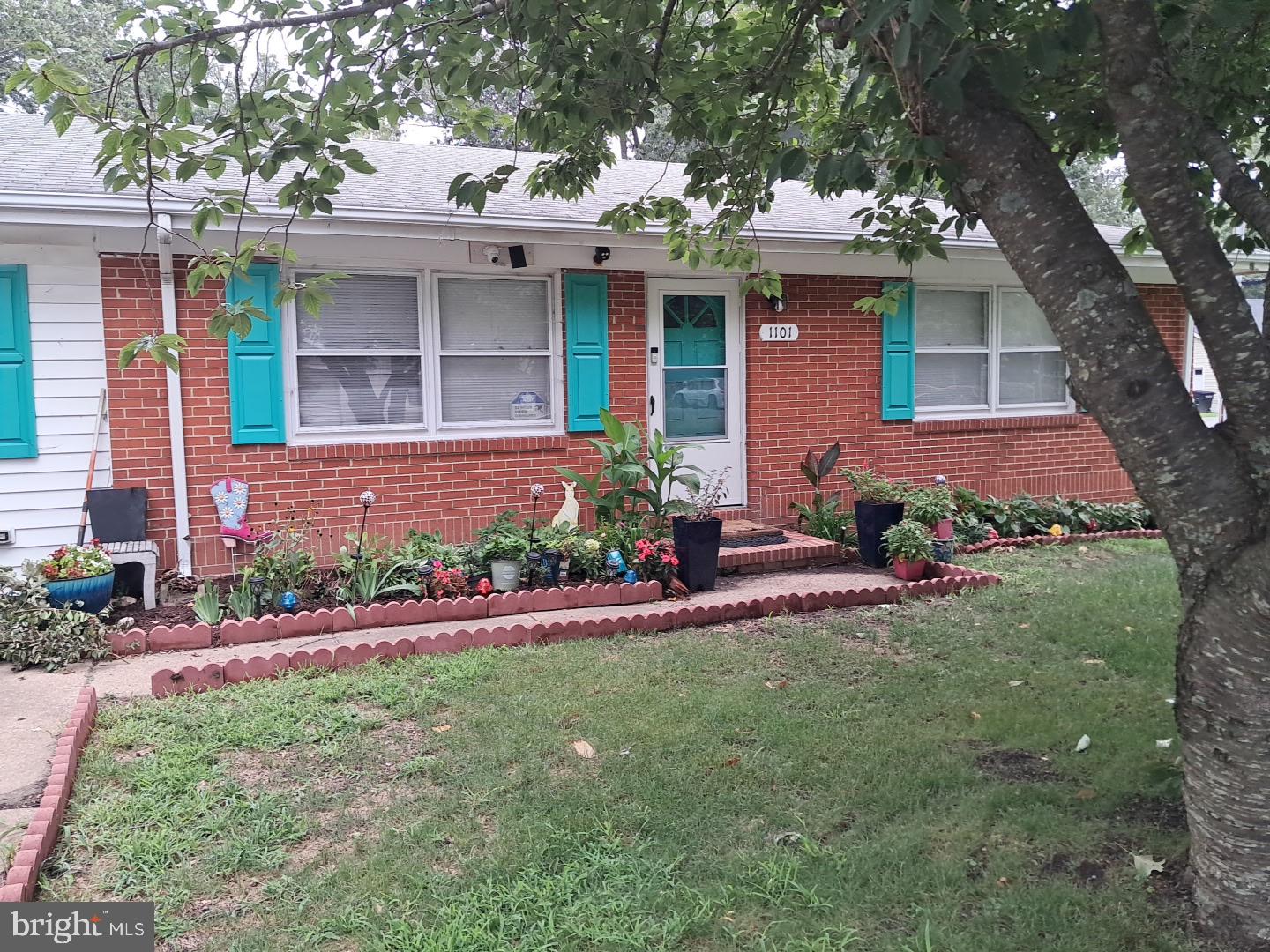 1101 Davis St Property Photo 12
