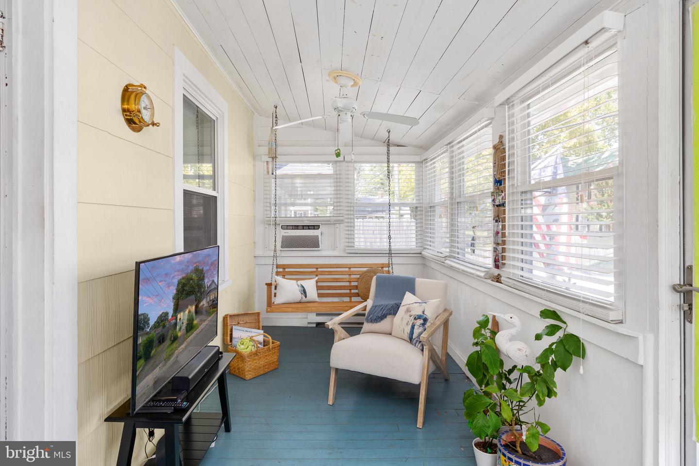 15 Bancroft Ave Property Photo 6
