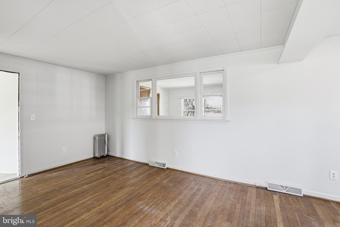 20289 Ridge Rd Property Photo 5
