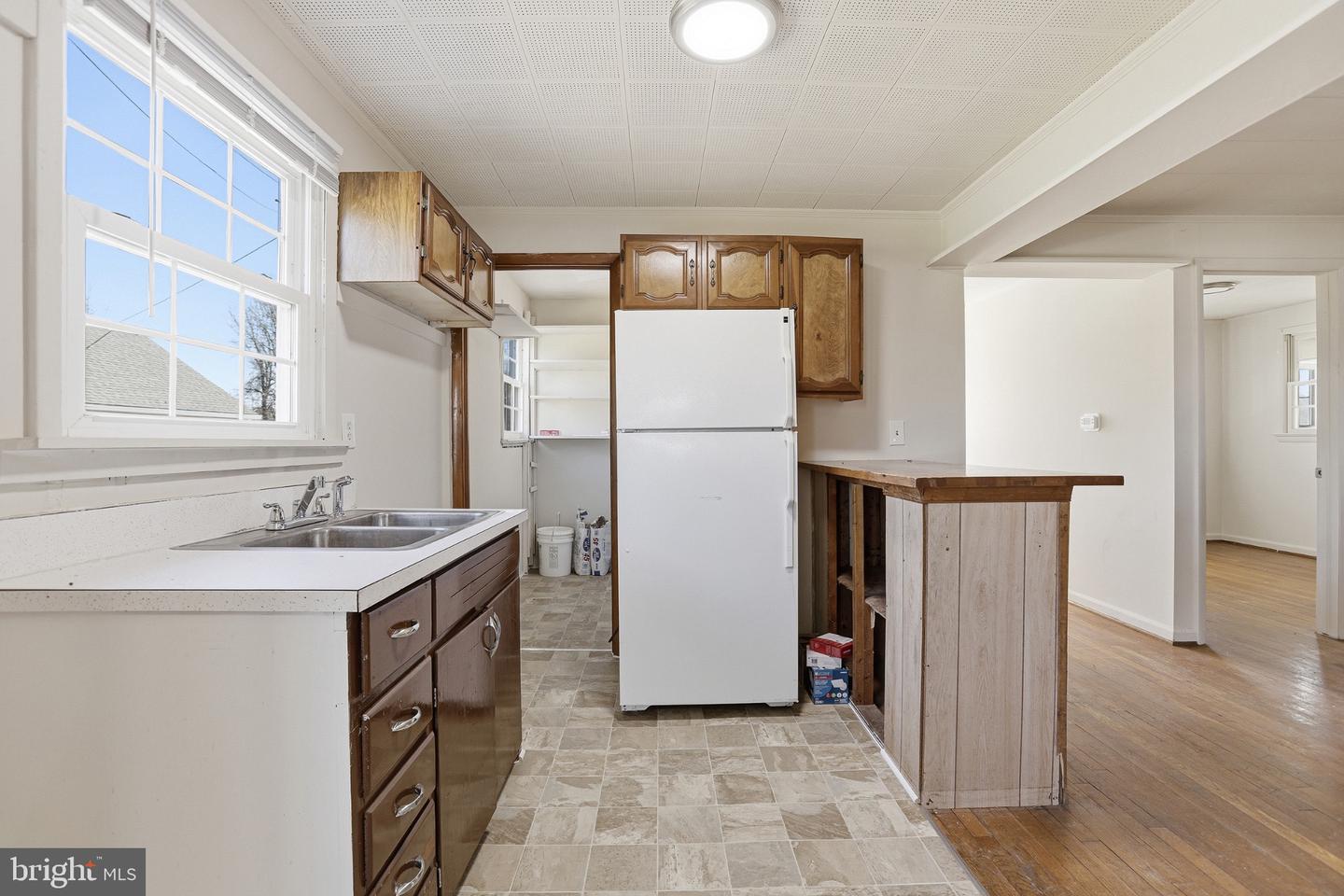 20289 Ridge Rd Property Photo 7