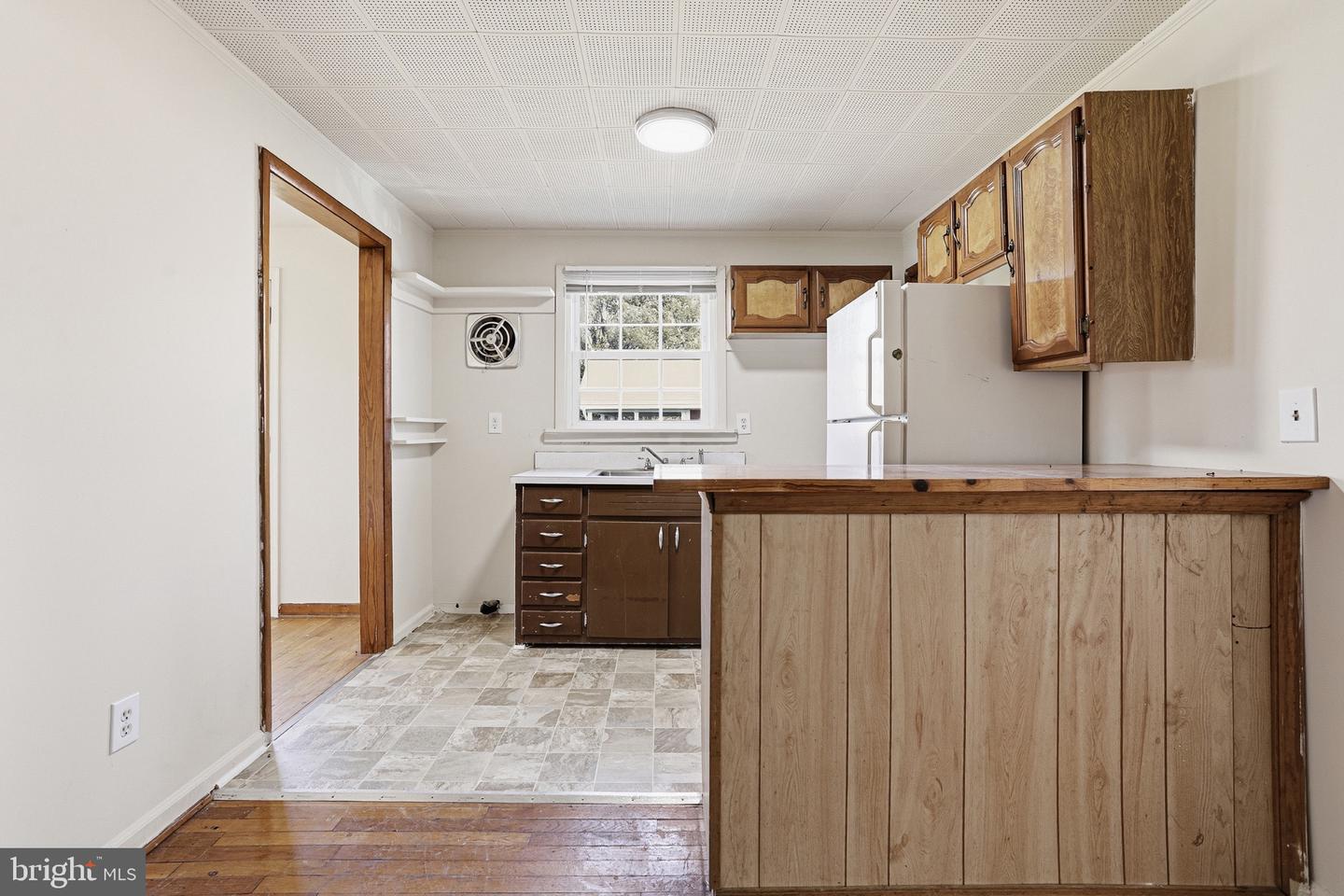 20289 Ridge Rd Property Photo 8