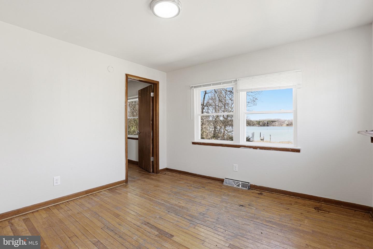 20289 Ridge Rd Property Photo 12