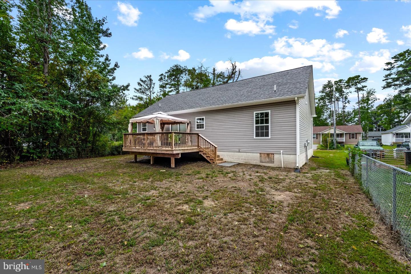 58 Pine St Property Photo 6