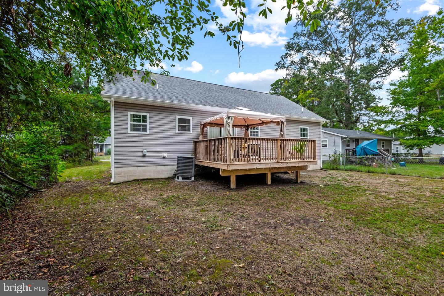 58 Pine St Property Photo 7