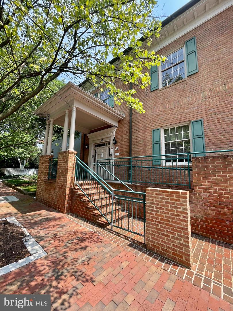 12 N Washington St Property Photo 4