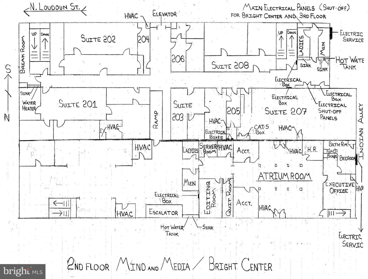 9 Loudoun St N Property Photo 24