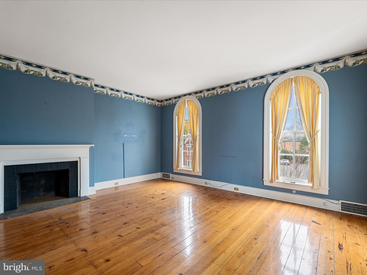 230 W Boscawen St Property Photo 10